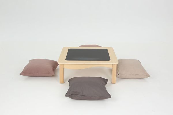 Bodentisch mit Kreidetafel