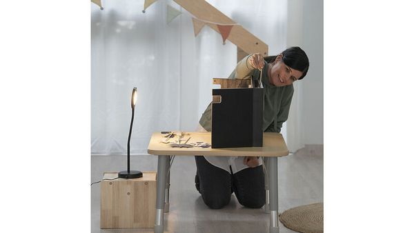 tisch, basteln, lampe, frau, studio-lampe