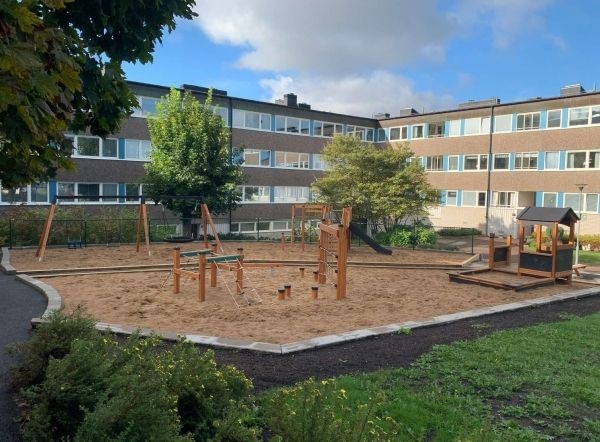 Villa Spielhaus mit Sandkasten