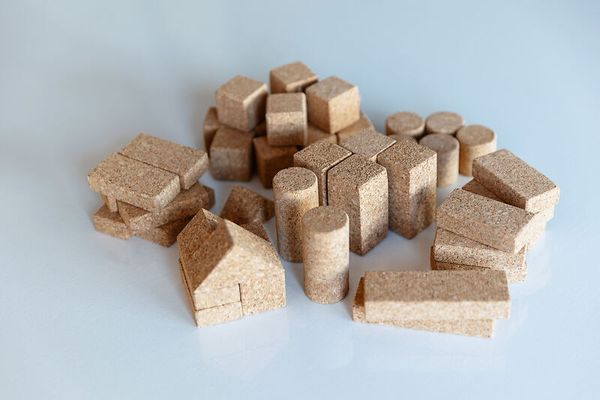 Bauklötze, Holzbausteine, Korkmaterial, Miniaturhaus, Konstruktionsbausteine