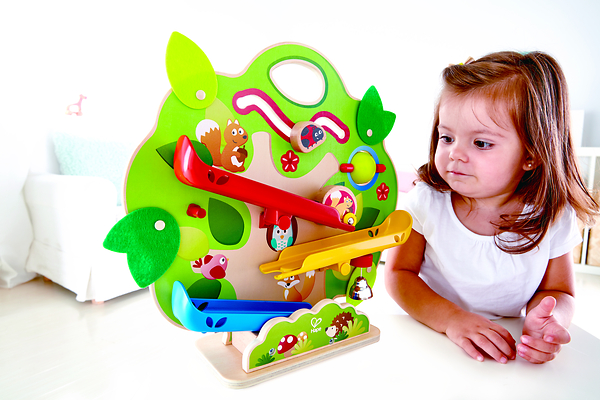 HAPE Eichhörnchen-Nussbahn, ab 1,5 Jahren HAPE Eichhörnchen-Nussbahn, ab 1,5 Jahren