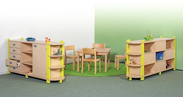 kindermöbel, spielzimmer-set, holzmöbel, kinderstühle, gelbe akzente