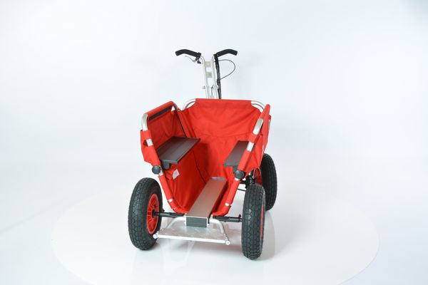 Kleinkindkinderwagen, Roter Sitzwagen, Vier Räder, Gestell, Sitzkombi