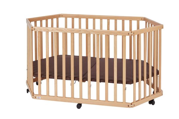 Holz-Krabbelbett, Kinderbett, mit Rollen, Matratzenschutz?, Bettkasten?