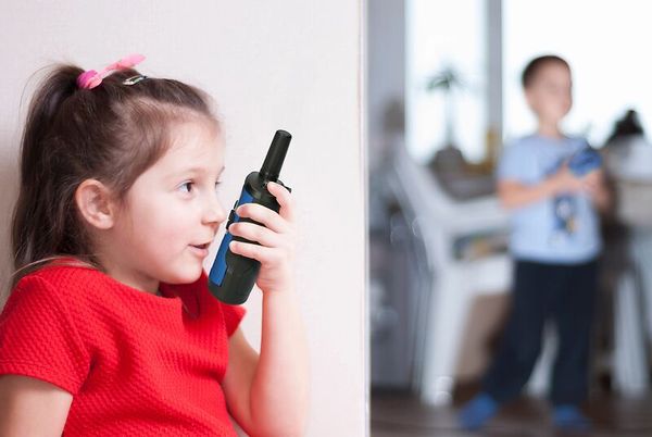 Kind, Mädchen, Walkie-Talkie, Spielzeug, Drahtloses Gerät