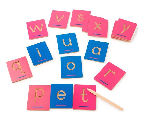 TOYS FOR LIFE Buchstaben fühlen, ab 3 Jahre TOYS FOR LIFE Buchstaben fühlen, ab 3 Jahre