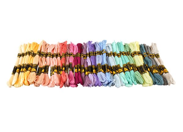 FOLIA Stickgarn 52 Stränge à 8 m, in 26 Pastellfarben sortiert
