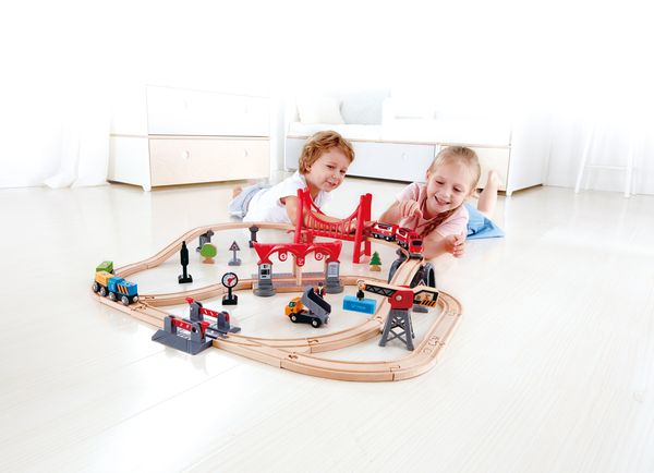 HAPE Eisenbahn-Set Verkehrsreiche Stadt, 51 Teile, ab 3 Jahre