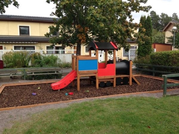 Lokomotive Spielhaus mit Rutsche, U3