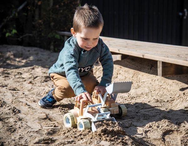 DANTOY BIO-Plastic Traktor, 30 x 17 x 16 cm, ab 2 Jahre DANTOY BIO-Plastic Traktor, 30 x 17 x 16 cm, ab 2 Jahre