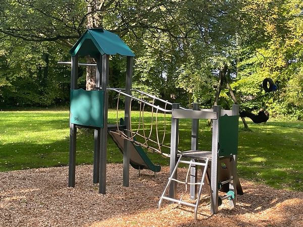 Spielplatz, Spielplatzset, Rutsche, Seilbrücke, Schaukelset