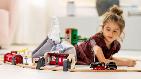 BRIO Batterie-Dampflok mit Wassertank & Dampffunktion, ab 3 Jahre BRIO Batterie-Dampflok mit Wassertank & Dampffunktion, ab 3 Jahre