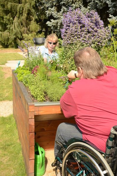 Hochbeet Quadro-Rollibeet, beidseitig unterfahrbar, B: 190 cm, für 4 Personen Hochbeet Quadro-Rollibeet, beidseitig unterfahrbar, B: 190 cm, für 4 Personen