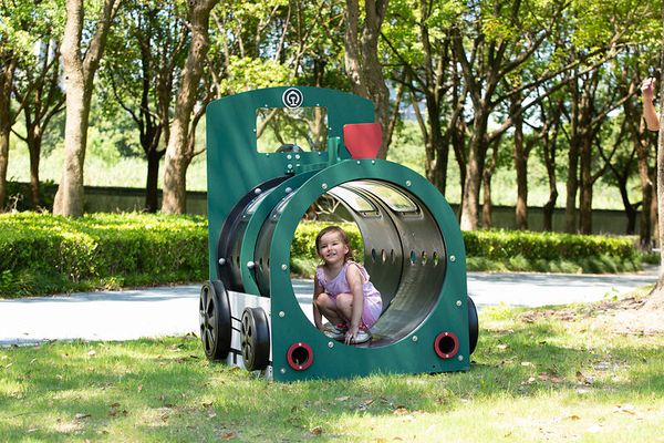 Kriechtunnel Lokomotive