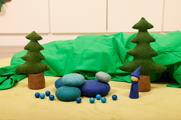 BAUSPIEL Filzkieselstein-Set, 15 Stück in rot, grün und blau BAUSPIEL Filzkieselstein-Set, 15 Stück in rot, grün und blau