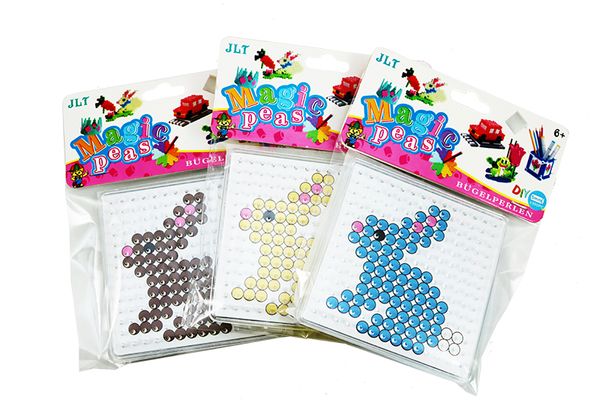 Hasenbügelperlenset (Steckplatte + Bügelperlen), 12 Stück Hasenbügelperlenset (Steckplatte + Bügelperlen), 12 Stück