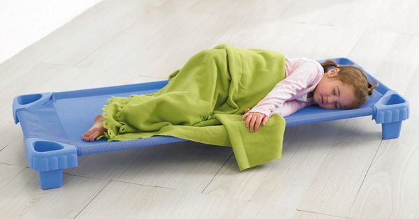 Stapelbare Kinderliege WEPLAY, Stahlrahmen, 130 x 54 x 14 cm Stapelbare Kinderliege WEPLAY, Stahlrahmen, 130 x 54 x 14 cm