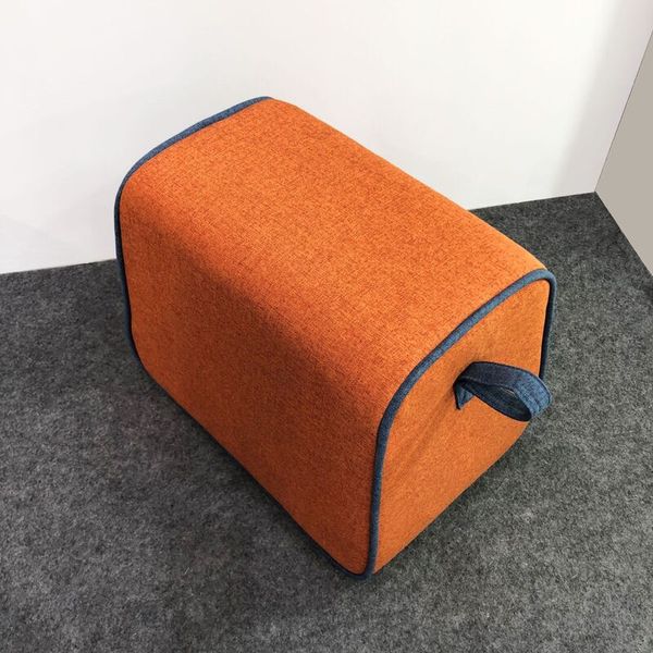 Hockidu - Hocker gepolstert mit Schlaufe  Hockidu - Hocker gepolstert mit Schlaufe