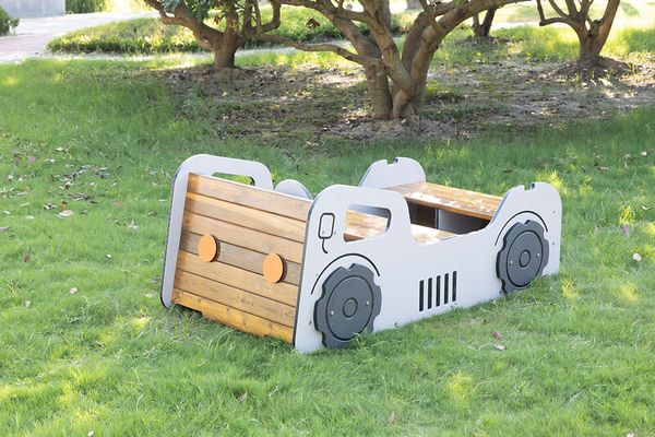 Outdoor-Spielauto