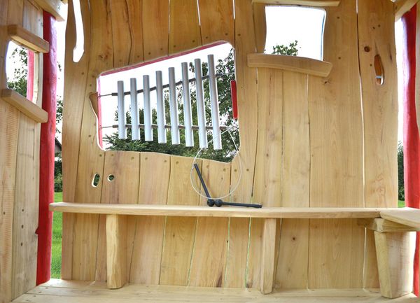 holzhaus, spielhaus, holzpaneel, fenster, kletterelement