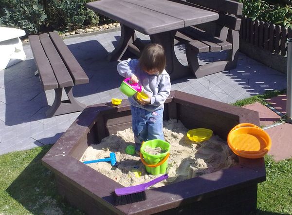 Sandkasten Kalahri, 100% recycelter Kunststoff Sandkasten Kalahri, 100% recycelter Kunststoff