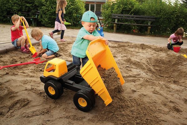 Großer Baustellenkipper, Maße 65 x 42 x 40 cm Großer Baustellenkipper, Maße 65 x 42 x 40 cm