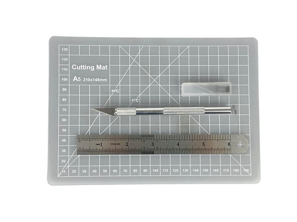 Cutter-Set mit Schneidematte und Metall-Lineal Cutter-Set mit Schneidematte und Metall-Lineal