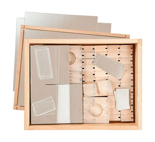 Modellbausatz, Holzkiste, Metallplatten, austauschbare Teile, Getriebeset