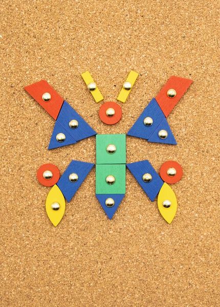 Nagelspiele Gruppenbox (5 Platten, 5 Hammer, 500 Nägel, 500 Holzteile) Nagelspiele Gruppenbox (5 Platten, 5 Hammer, 500 Nägel, 500 Holzteile)