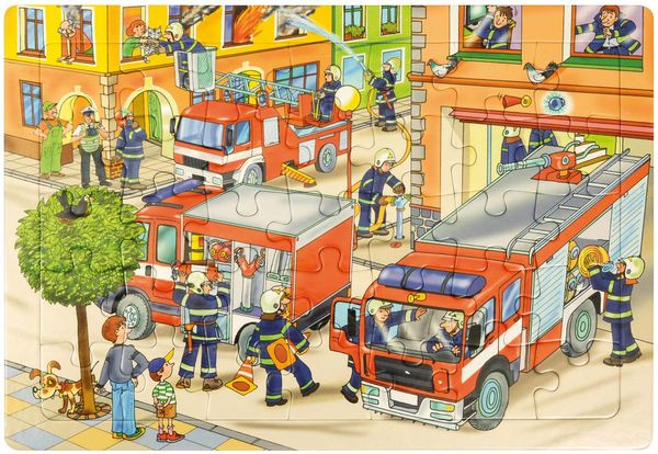 Feuerwehr, Löschfahrzeug, Feuerwehrmann, Einsatz, Wohnhausbrand