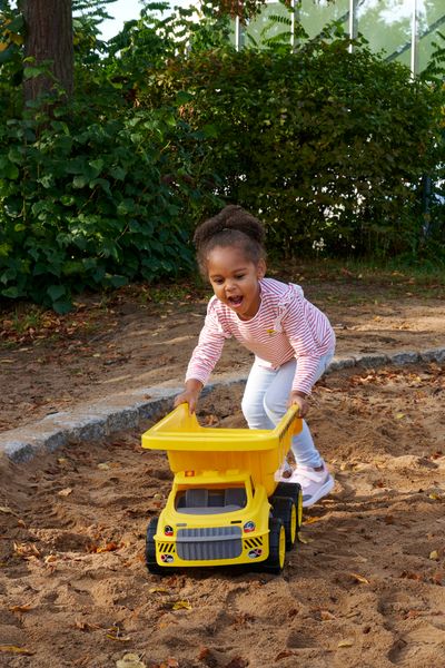 BIG Power-Worker Mega-Truck Kipper, 65 x 31 x 36 cm, ab 2 Jahre BIG Power-Worker Mega-Truck Kipper, 65 x 31 x 36 cm, ab 2 Jahre