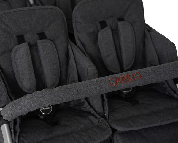 Autositz, Kindersitz, Grau Stoff, gepufferte Gurte, Cabrio Gurtband