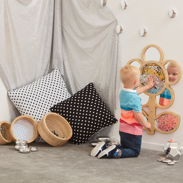 Haptischer Wandspiegel in Blumenoptik - silber, BxHxT: 55 x 77 x 2,5 cm Haptischer Wandspiegel in Blumenoptik - silber, BxHxT: 55 x 77 x 2,5 cm