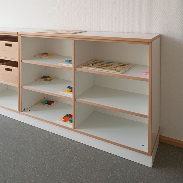 Niedriges Regal, Offene Regale, Holzaufbewahrung, Weiße Innenseite, Kinderregal