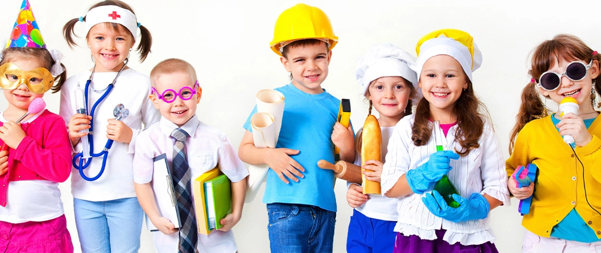 Fasching mit Kindern Kinder als Mediziner, Koch, Bauingenieur verkleidet