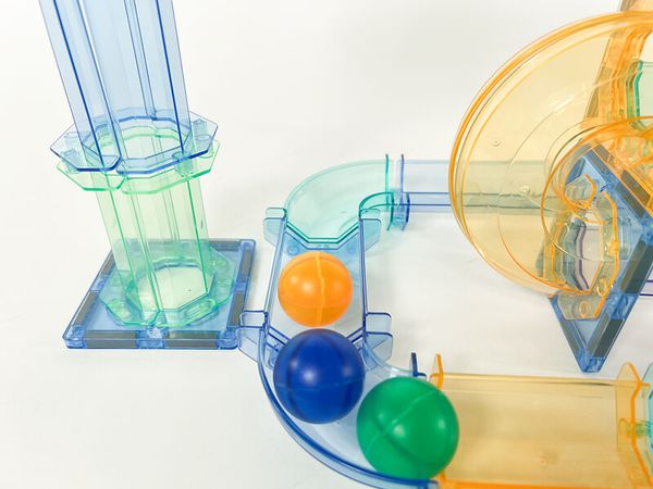 Kugelbahn, Spielzeugbahn, Kugelbahn-System, Transparentes Kunststoff-Set, Bunte Kugeln