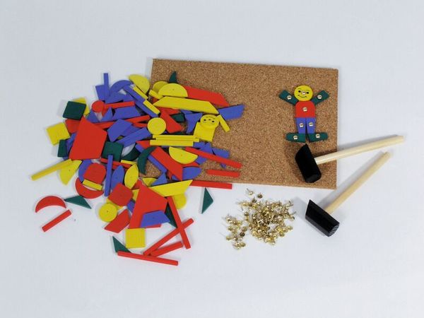 Nagelspiele Gruppenbox (5 Platten, 5 Hammer, 500 Nägel, 500 Holzteile)