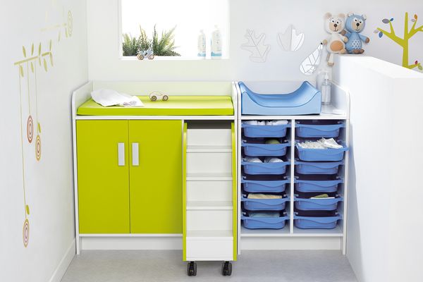 Wickelkommode mit Trittleiter und Tür, 104 cm Breite