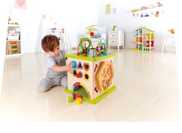 HAPE Motorikwürfel Kleine Tierchen, 50 x 35 x 35 cm, ab 1 Jahr HAPE Motorikwürfel Kleine Tierchen, 50 x 35 x 35 cm, ab 1 Jahr