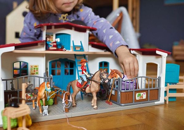 Schleich® Reiterhof mit Tieren und Zubehör, 115-teiliges Set