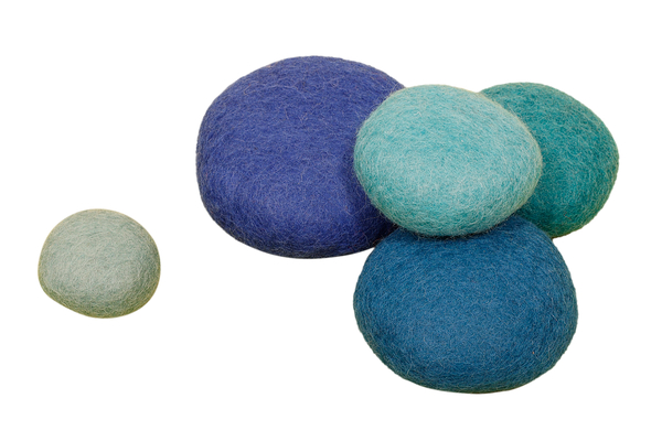 BAUSPIEL Filzkieselstein-Set, 15 Stück in rot, grün und blau BAUSPIEL Filzkieselstein-Set, 15 Stück in rot, grün und blau