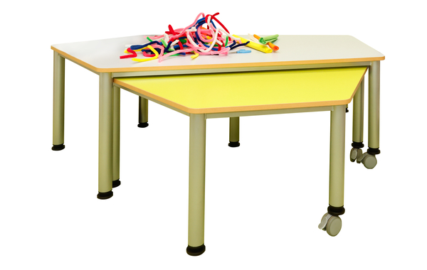 Fünfecktisch mit 2 Rollen, Platte mit Melaminharzbeschichtung, LxB: 120x110 cm