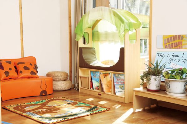 Kinderzimmer, Spielzelt, Indoor-Spielbereich, Rutschbahn, Teppich