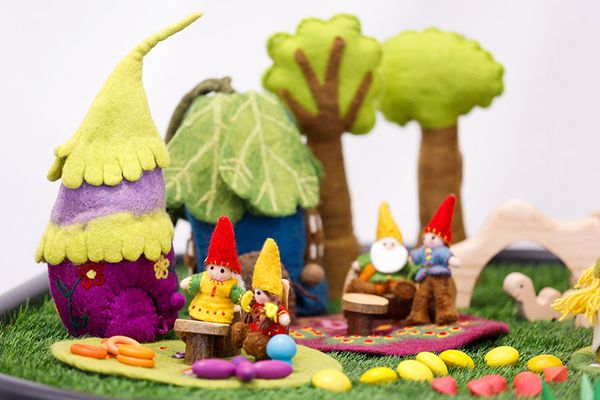 Filzfigur, Kleidung, Grüner Garten, Miniaturland, Gnomenszene