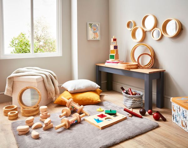 Wandspiegel aus Holz, BxH: 83 cm x 35 cm  Wandspiegel aus Holz, BxH: 83 cm x 35 cm