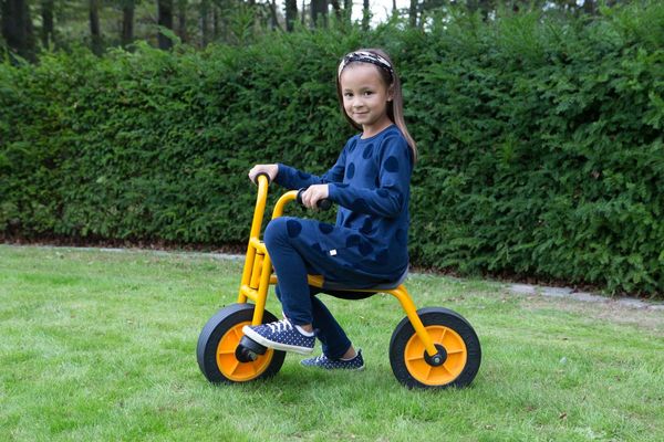 Kinderfahrrad, Dreirad, Gelb, Orangene Felgen, blaues Outfit