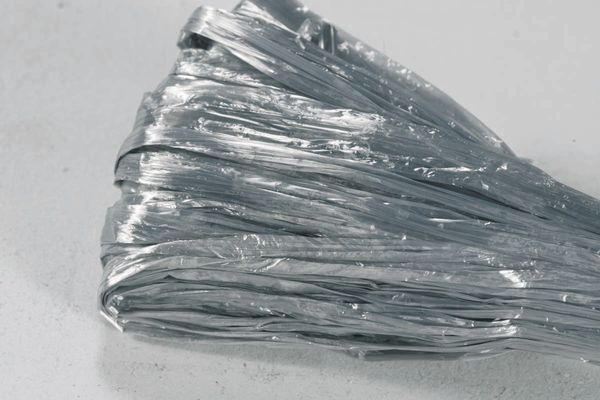 Raffia Edelbast, viscose glänzend, 1 Bund mit 30m, Farbe wählbar Raffia Edelbast, viscose glänzend, 1 Bund mit 30m, Farbe wählbar