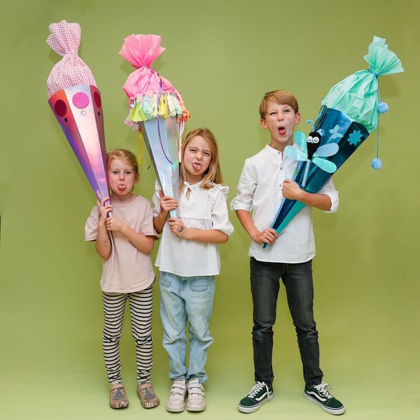 FOLIA Schultüten-Rohlinge Metallic, eckig, 68 cm, 5 Stück, Farbe wählbar FOLIA Schultüten-Rohlinge Metallic, eckig, 68 cm, 5 Stück, Farbe wählbar