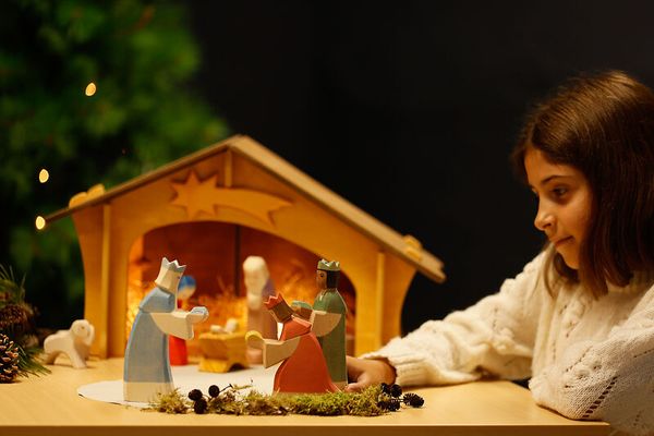 Puppenhaus, Szene, Holzfiguren, Weihnachtskrippe, Kleines Haus