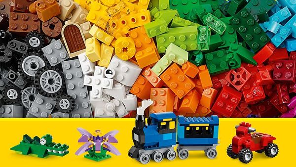 10696 LEGO® Mittelgroße Bausteine-Box, 484 Teile